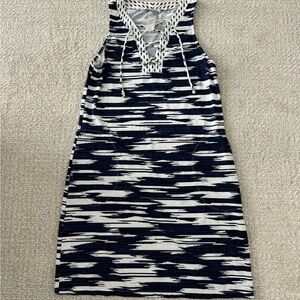 Tommy Bahama - Size Small Sleeveless White, Blue and Black with pockets